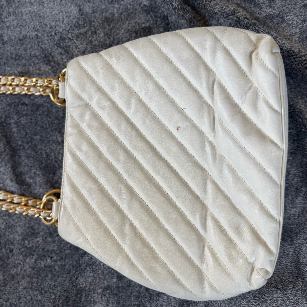 Giani Bernini Cream Quilted Shoulder Bag with Gold Chain